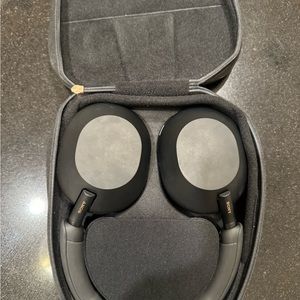 WH-1000XM5 Wireless Industry Leading Noise Canceling Headphones | Black